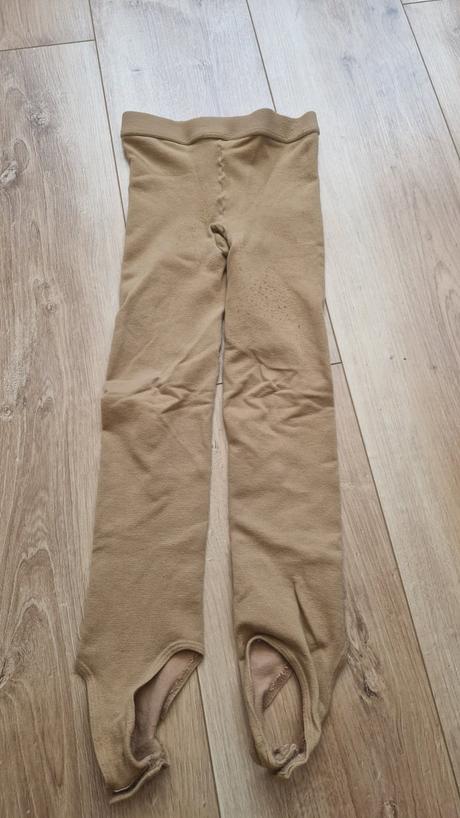 Krasokorčuliarske legíny veľ. 132cm., decathlon,134