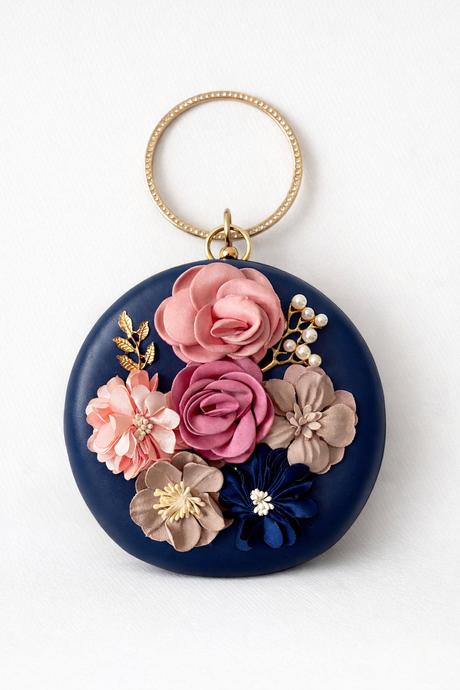 Elegantná okrúhla kabelka s 3d kvetmi, 