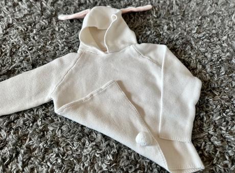 Zajacikova mikinka v. 110, 110