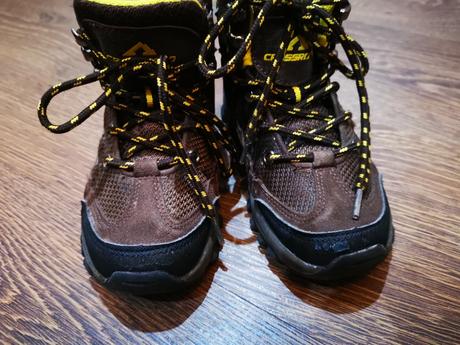 Trekové topánky, 28
