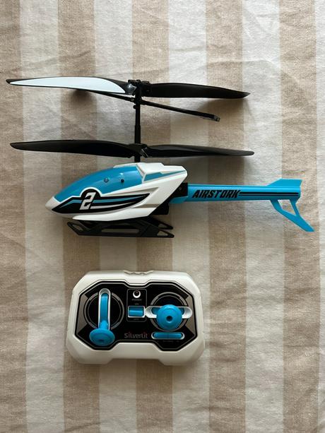 Ovládací helikopter flybotic air stork - modrý,