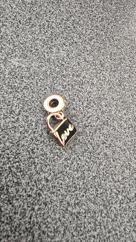 Pandora prívesok, pandora