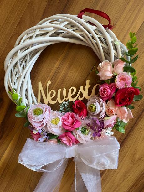 Veniec na dvere- nevesta,