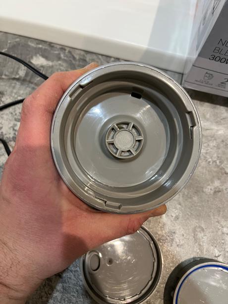 Kenwood smoothie 2go 300w,