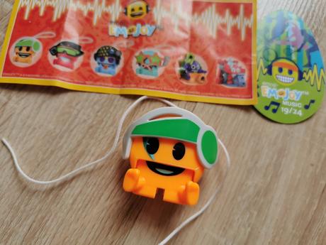 Kinder joy emojoy music,