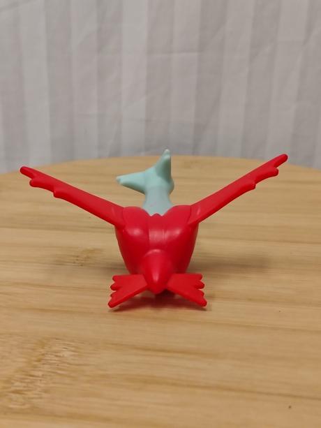 Figúrka pokémon latias, mcdonald's 2018 (č. 1), 