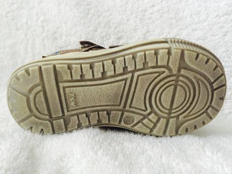 Prechodné celokožené topánočky, bambulini,21