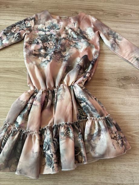 Kvietkovane šaty, 116