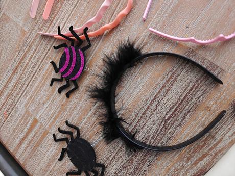 Dievčenské čelenky 19 kusov + batoh,