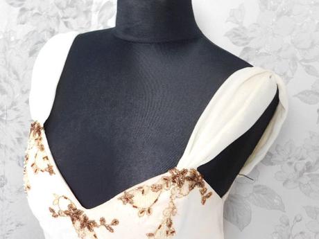 Velmi pekne spoločenske saty, 34