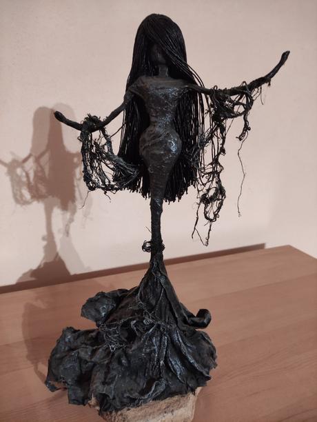 Umelecka soska morticia addams, 