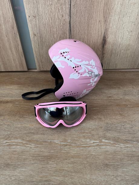 Lyžiarska prilba a okuliare v.s, s