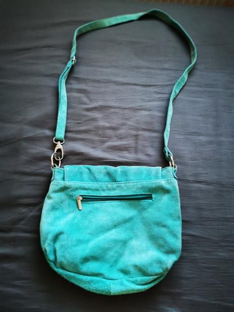 Kabelka s brúsenej kože, 