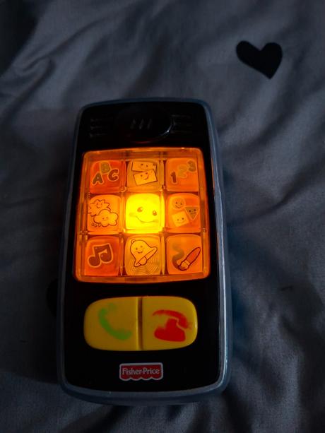 Knižky ,telefóny, hračky, 