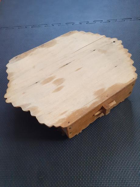 Ľudové drevené police - podpoľanie, 