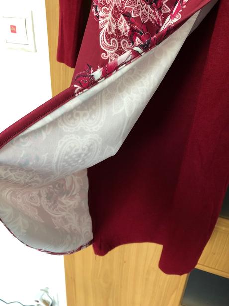 Zaujímavé šaty, 38