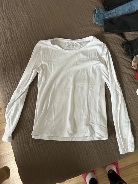 Dámske oblečenie, s