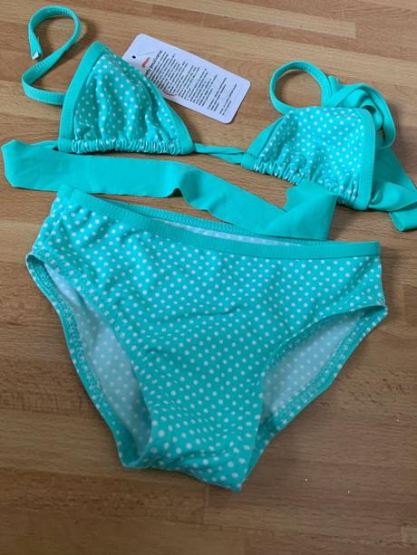 Dievčenské dvojdielne plavky, 104