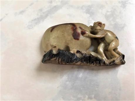 Stará kameninová socha, 