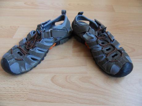 Sandálky, 32