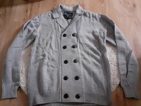 Sveter, next,m