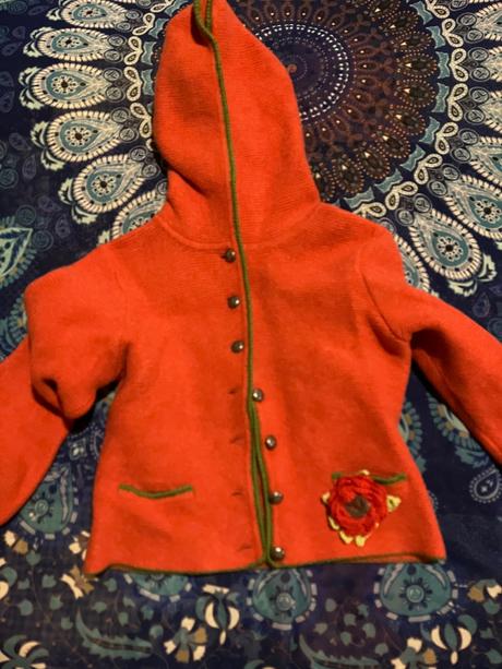 Oranžový pletený sveter, 158