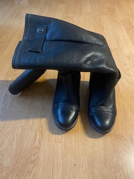 Kožené čižmy, 37