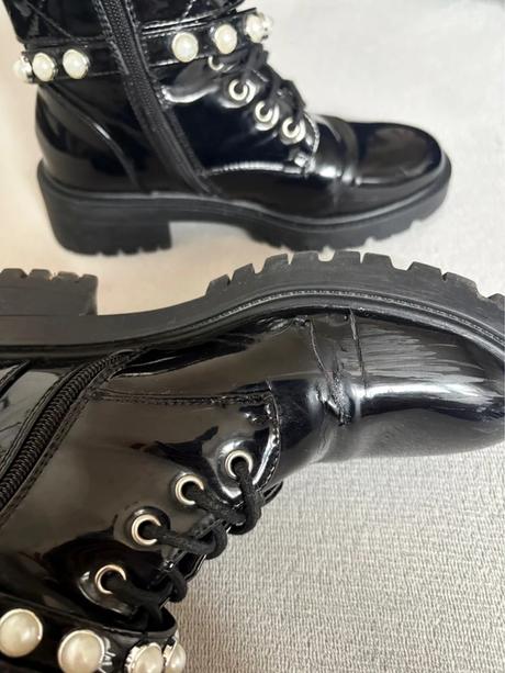 Lakované členkové čižmy s perlami, 36