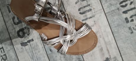 Strieborne sandale, 39