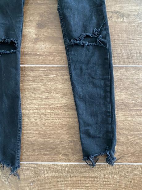 Čierne rifle, bershka,32