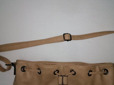 Kabelka so strapcami, 