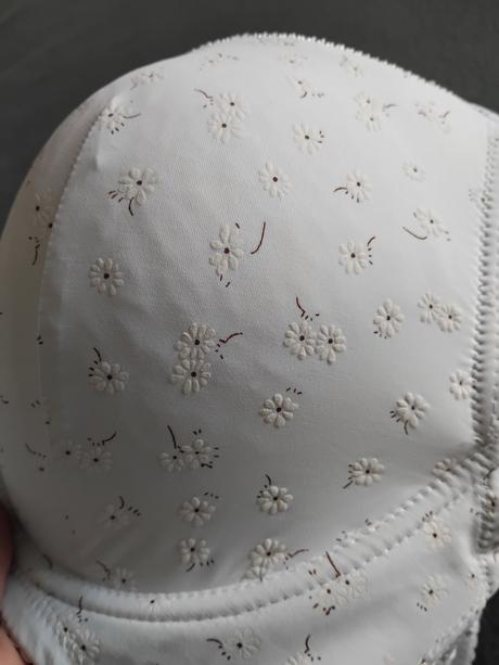 Biela podprsenka 90d, 90d