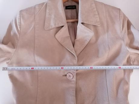 Kabát z brúsenej kože, 38