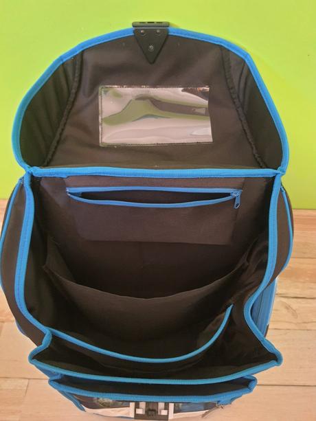 Školská taška ako vycvičiť draka, 