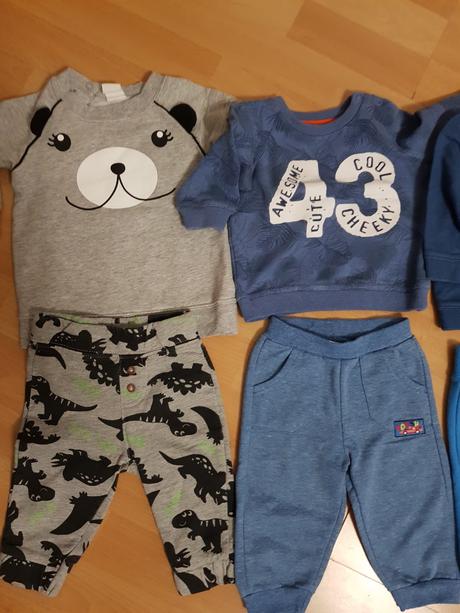 Mikiny a tepláky, f&f,68