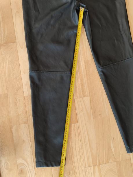 Stylové kalhoty koženého vzhledu, c&a,m