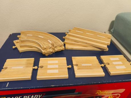 Koľajnice, depo, mosty, vláčiky, doplnky, 