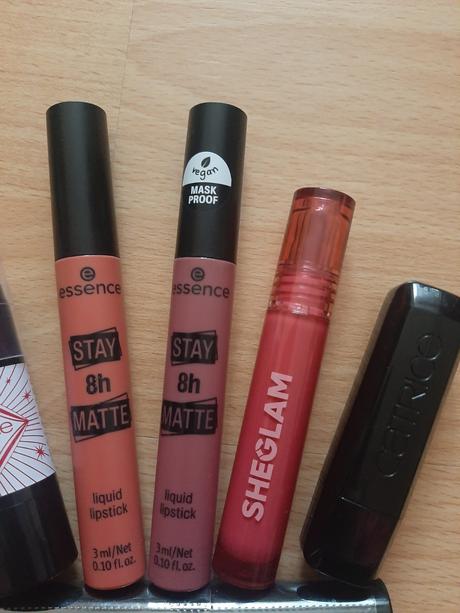 Balík dekoratívnej kozmetiky, 