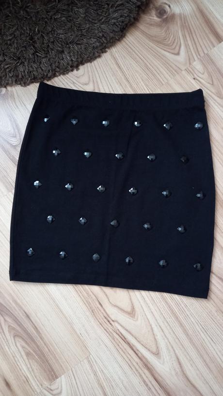 Sukna v rock štýle, 34