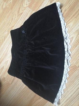 Satenova suknicka, 104