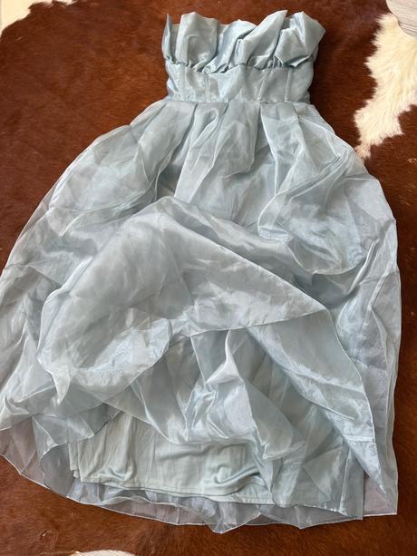 Spoločenské šaty, 