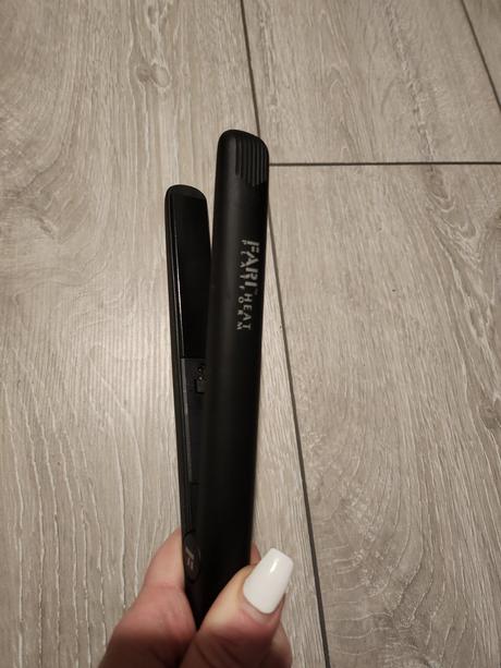 Malinka žehlička na vlasy, 