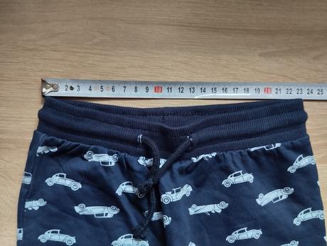 Teplaky s autíčkami, 86