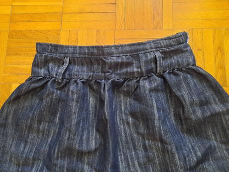 Dievčenská sukňa, 146