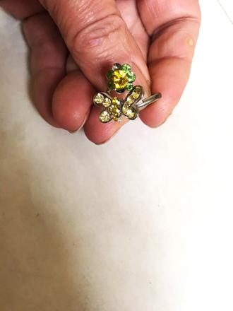 Dievčenský prsteň,