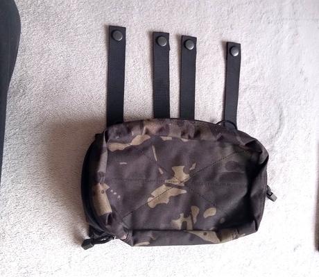 Púzdro taška obal na opasok vestu kabelka ako nová, 