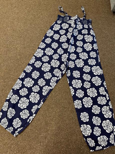 Overal dievčenský, lego,140