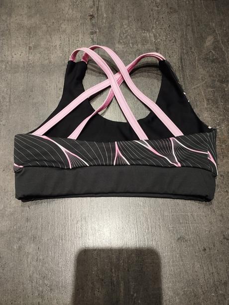 Mazoretkova podprsenka, 128