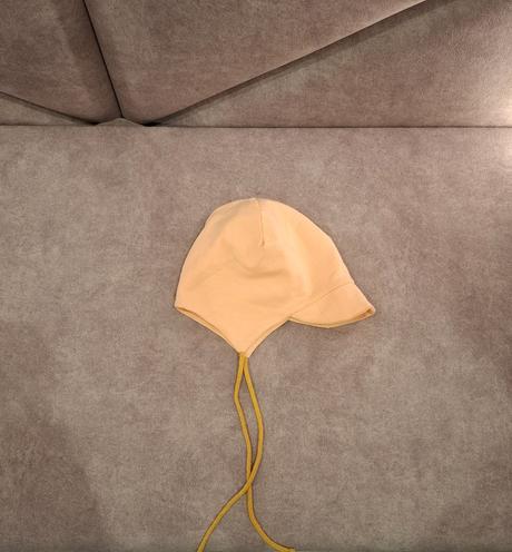 Čiapka so šiltom, 44