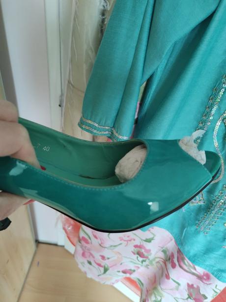 Lakované sandále, 40